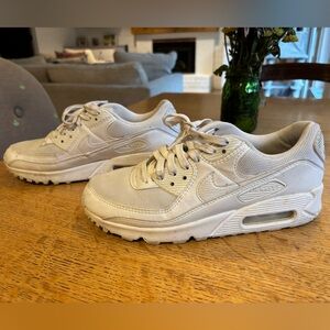 Women’s Nike Air Max size 7